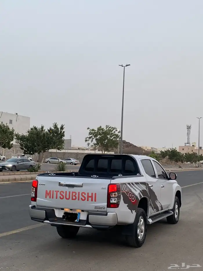 للبيع مستبيشي L200 شد بلد منوت المستخدم 3