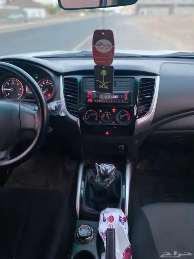 للبيع مستبيشي L200 شد بلد منوت المستخدم 13