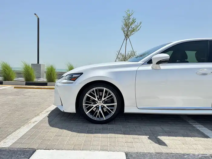 للبيع لكزس GS200t 2016 نظيف 10