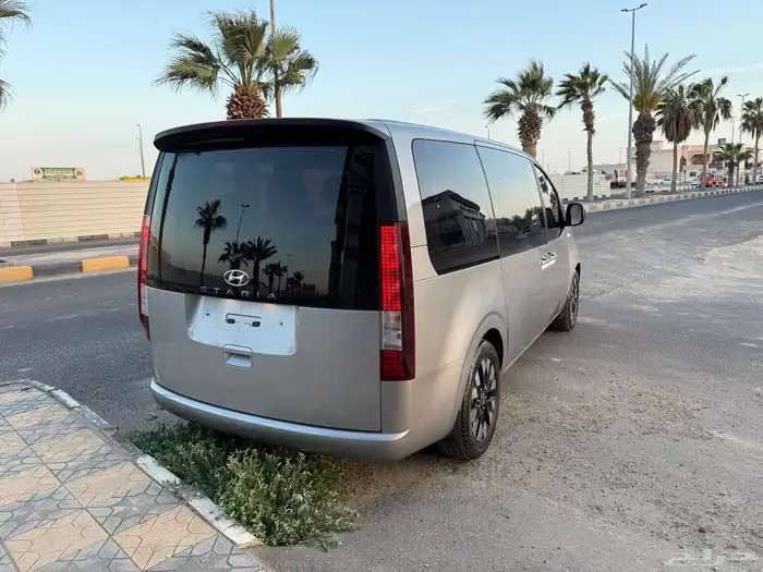 هونداي ستاريا 2022 (ديزل) 12 راكب 11