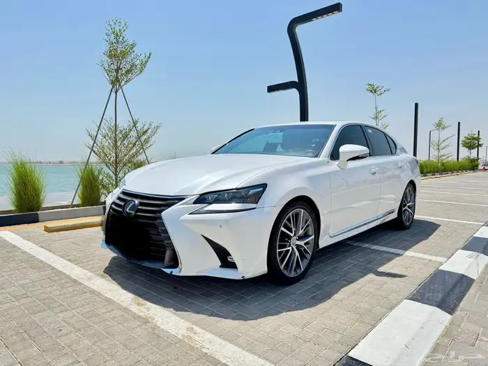 للبيع لكزس GS200t 2016 نظيف 4