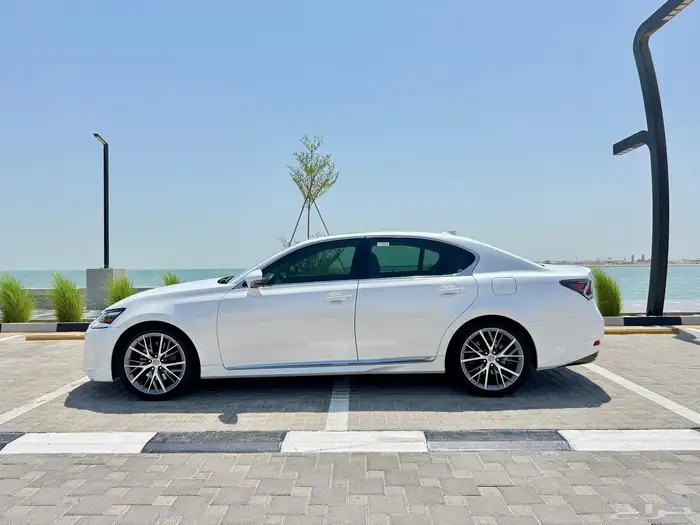 للبيع لكزس GS200t 2016 نظيف 3