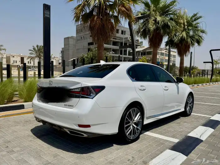 للبيع لكزس GS200t 2016 نظيف 17
