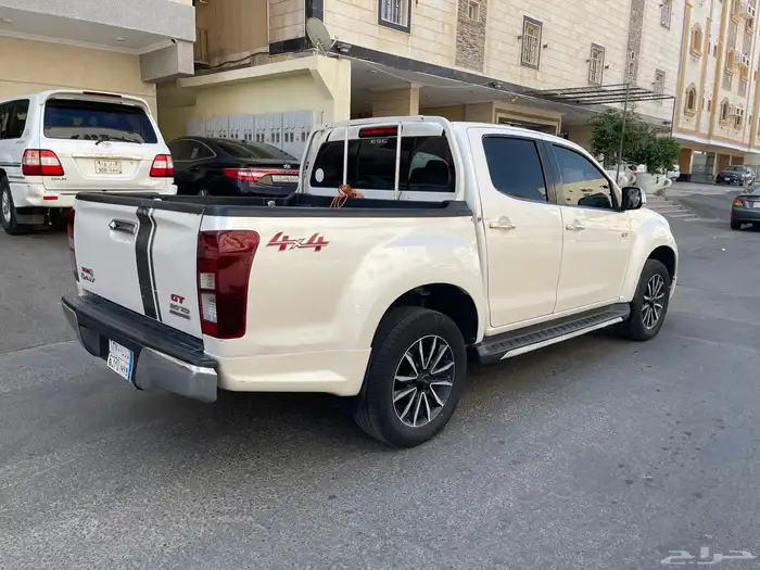 اسيوزو ديماكس GT فل 2020 24