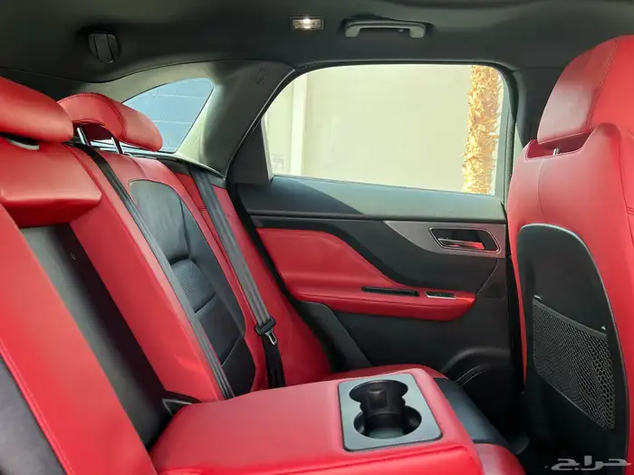 جاكوار F-pace 17