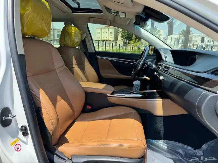 للبيع لكزس GS200t 2016 نظيف 45