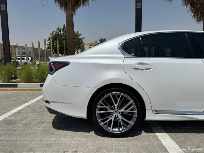 للبيع لكزس GS200t 2016 نظيف 21