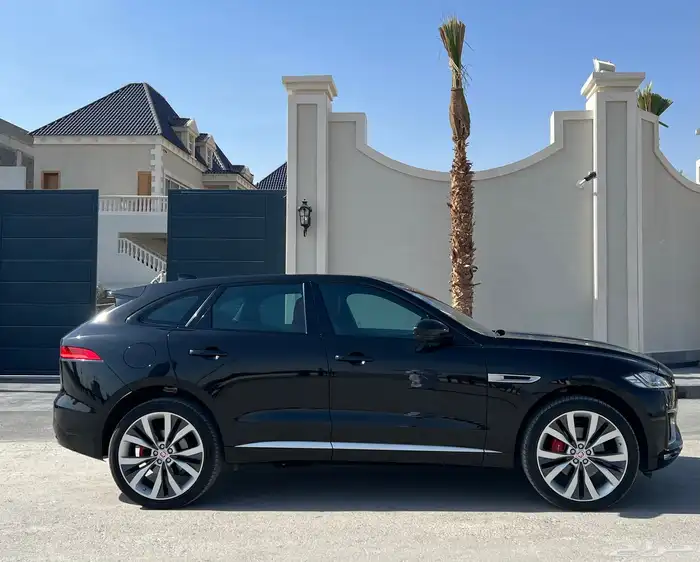 جاكوار F-pace 4
