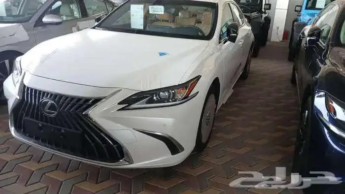 لكزس ES300 هايبرد اصفار سعودي 2024 0