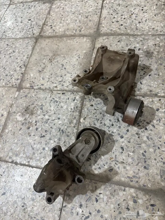 للبيع قطع مكينه هايلكس 5