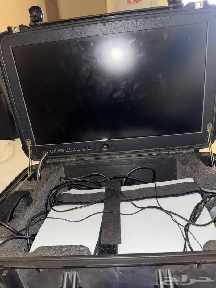 للبيع سوني 5 سليم بدون مدخل شريط مع كرتونه وشاشه لاعلى سومه 0