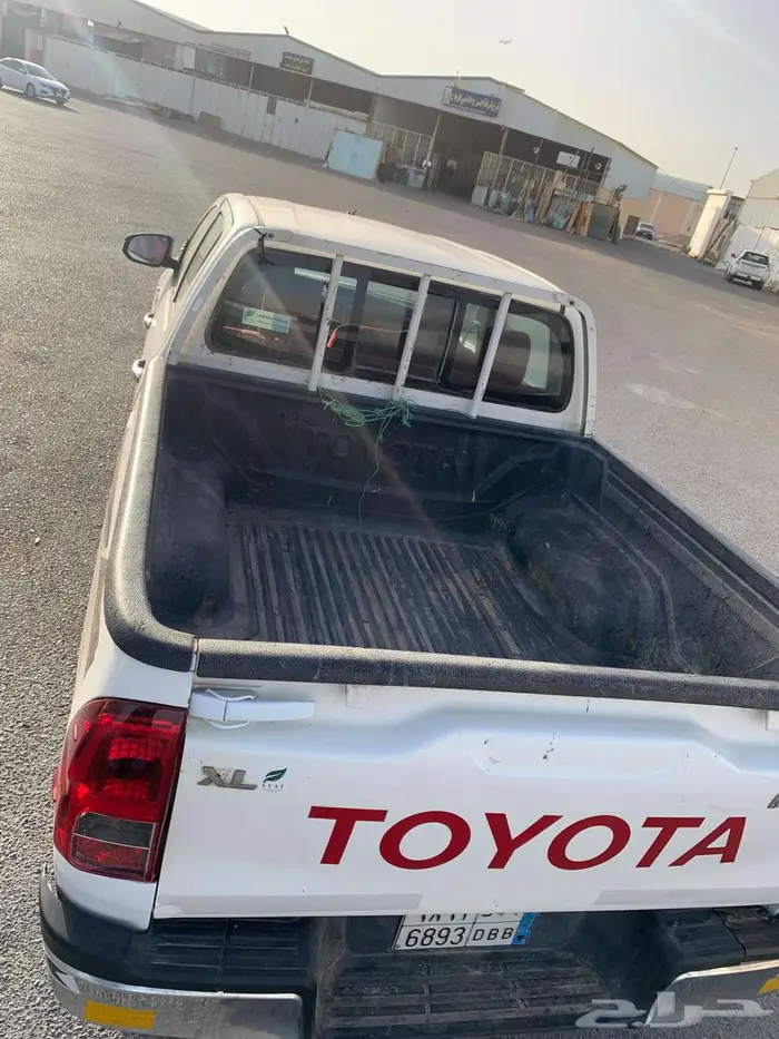 TOYOTA HILUX 4X4 2016 MODEL PETROL 2