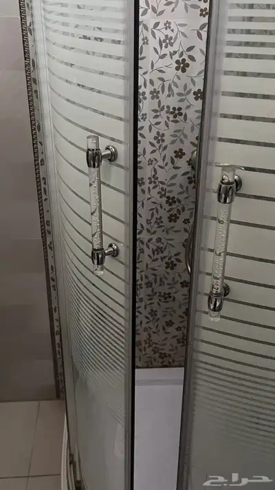 للبيع كبينة مروش ب300 0