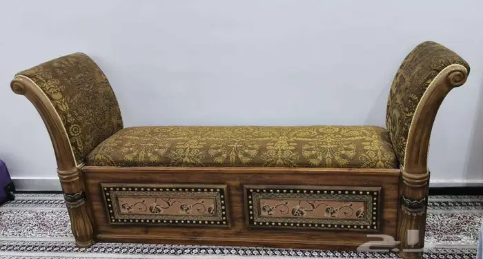 غرفة نوم ومدخل وطاولات 1