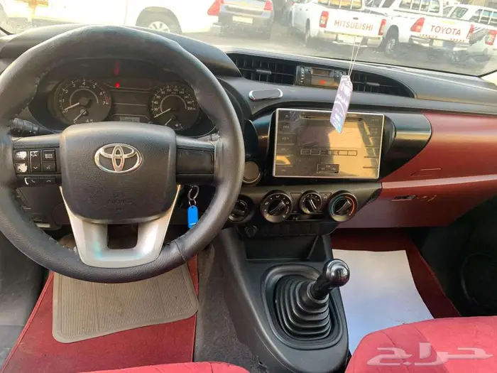 TOYOTA HILUX 4X4 2016 MODEL PETROL 4