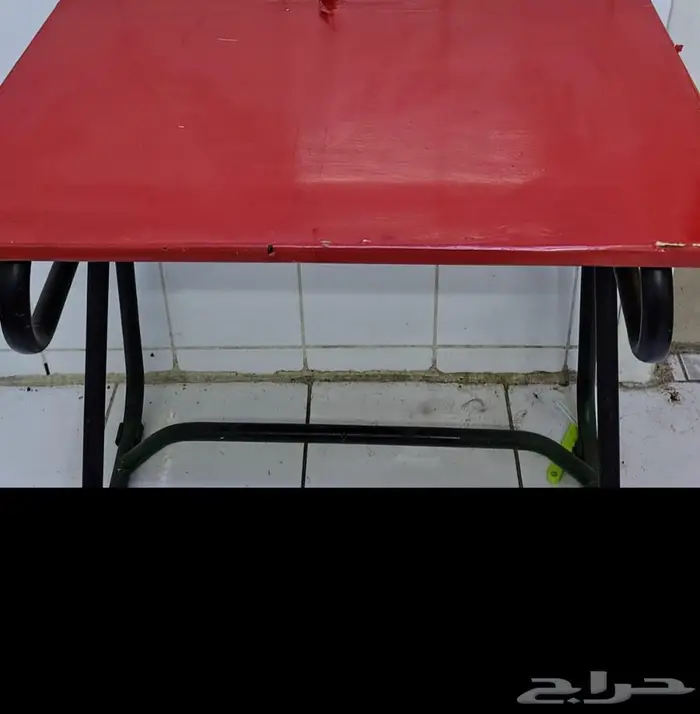 طاولة وكرسي 1