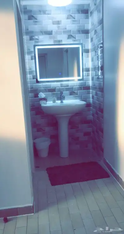 مغسلة يدين و مرآية 0