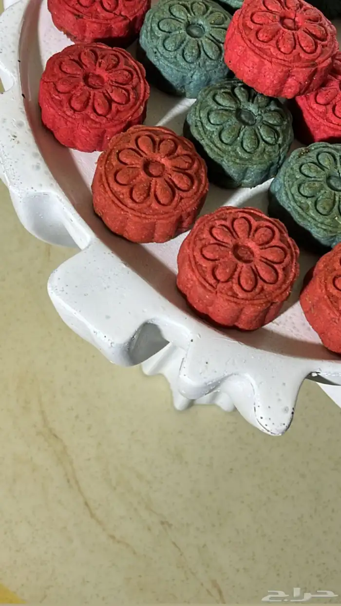 معمول للمناسبات لذيذذ وطري وملون مراح تندمو ادخلو اتفرجو 4