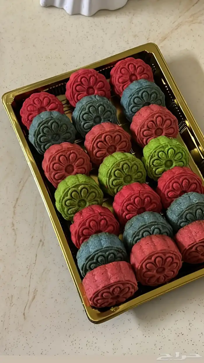 معمول للمناسبات لذيذذ وطري وملون مراح تندمو ادخلو اتفرجو 5