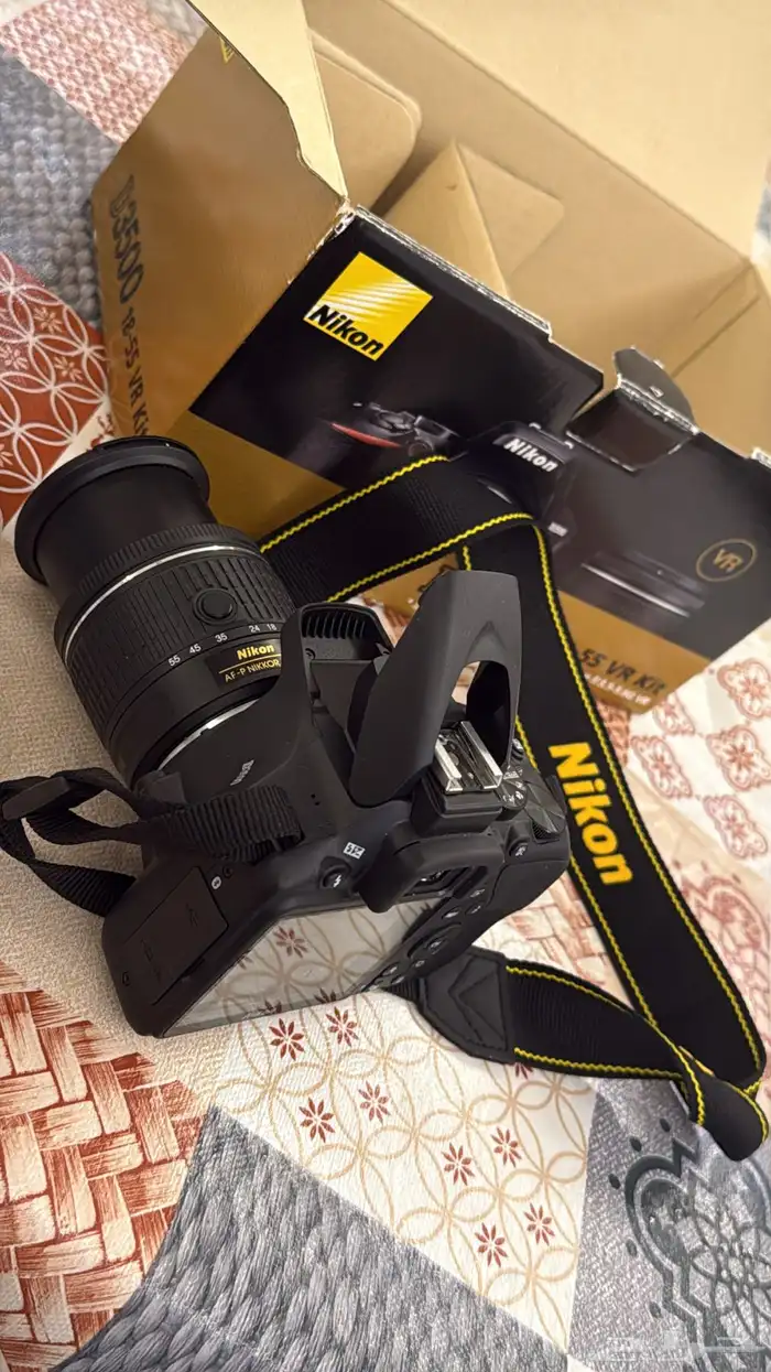 كاميرا Nikon 4