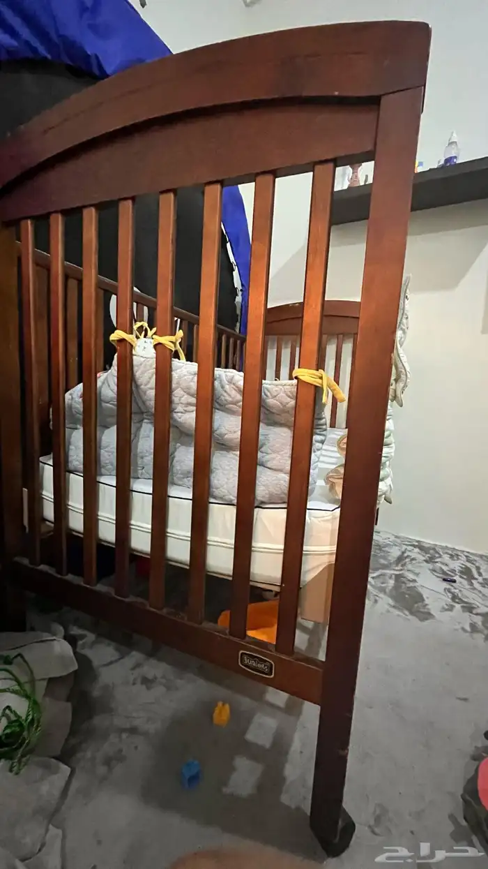 سرير اطفال 1