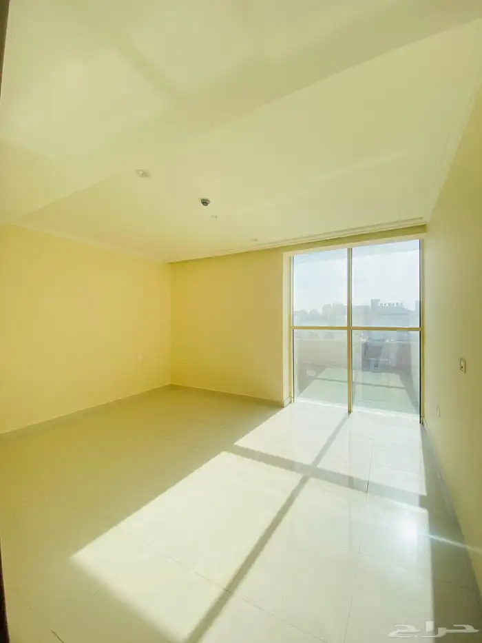 شقه للإيجار بحي الزهور 4