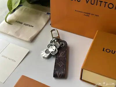 ميدالية لويس فيتون 17