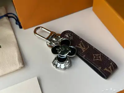 ميدالية لويس فيتون 18