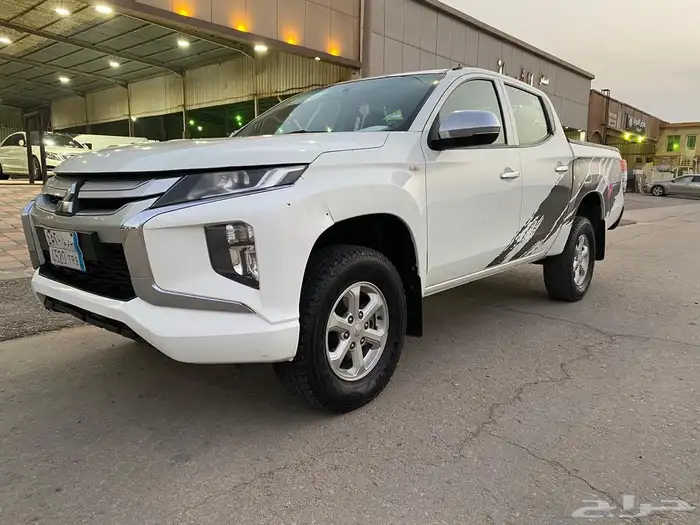 موستبيشي L200 2020 1