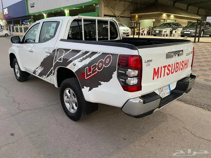 موستبيشي L200 2020 4