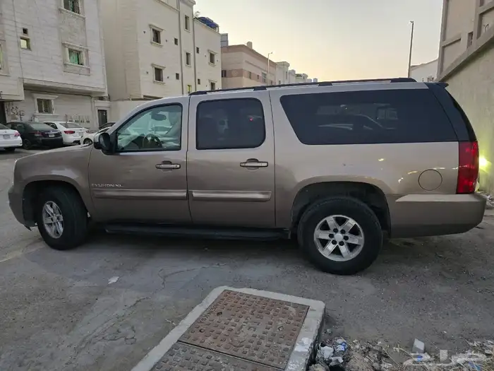 للبيع السيارة جي ام سي - يوكن طويل الموديل2007 2