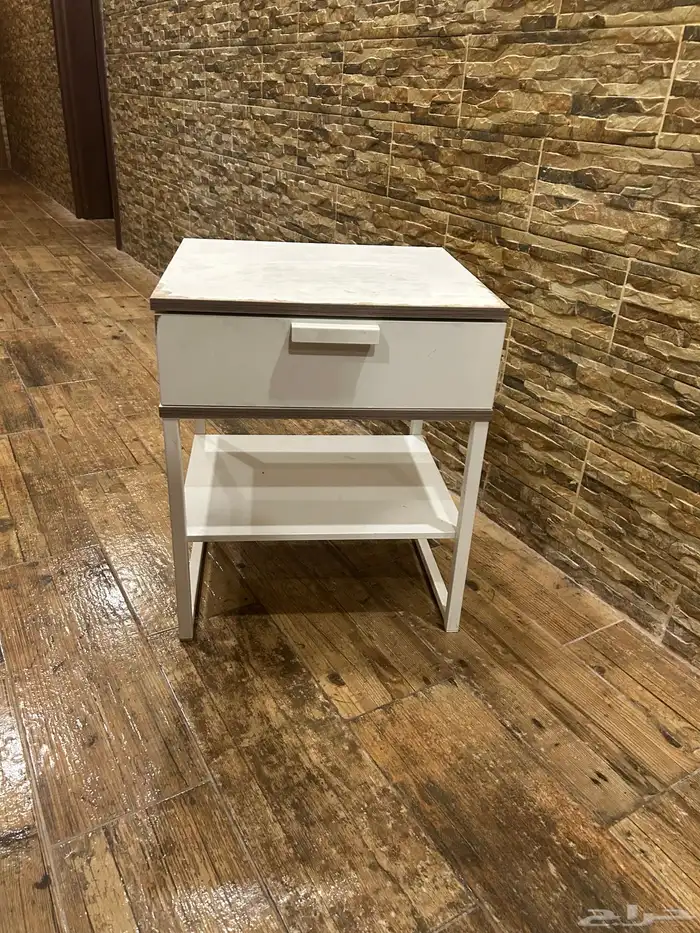 طاوله رفوف من ايكيا 1