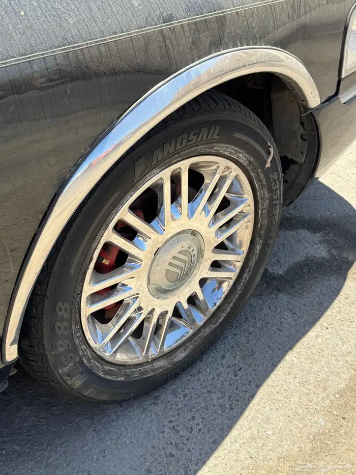 كفرات وجنوط لمتد فورد ماركيز مع أكواب . 0