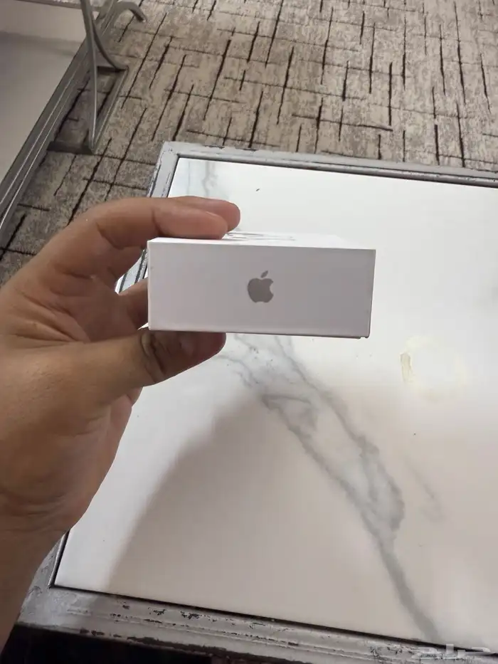 عندي سماعه AirPods 4 2
