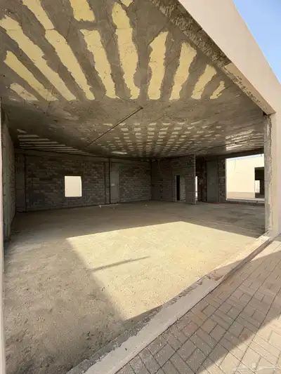 محلات درايف ثرو للتأجير موقع مميز 0