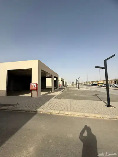 محلات درايف ثرو للتأجير موقع مميز 3