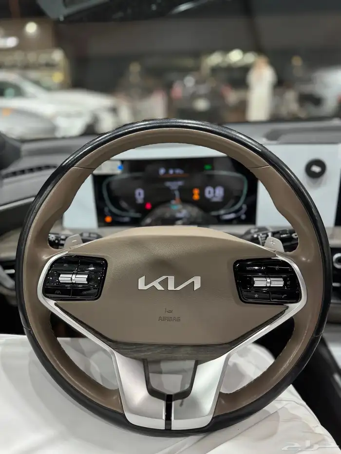 كيا K8 2023 نص فل - عداد 90 الف كيلو فقط 10