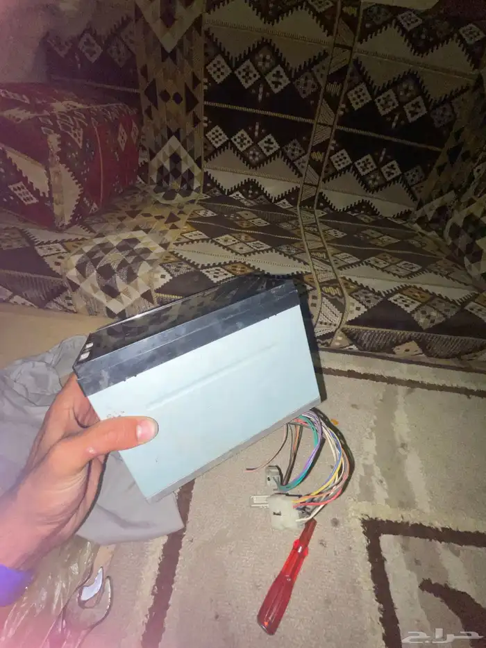 شاشة لمس اندرويد كانت راكبة على شاص تركب على اغلب السيارات 2