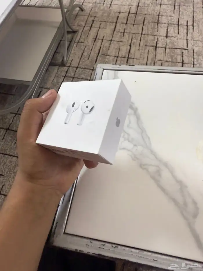 عندي سماعه AirPods 4 0