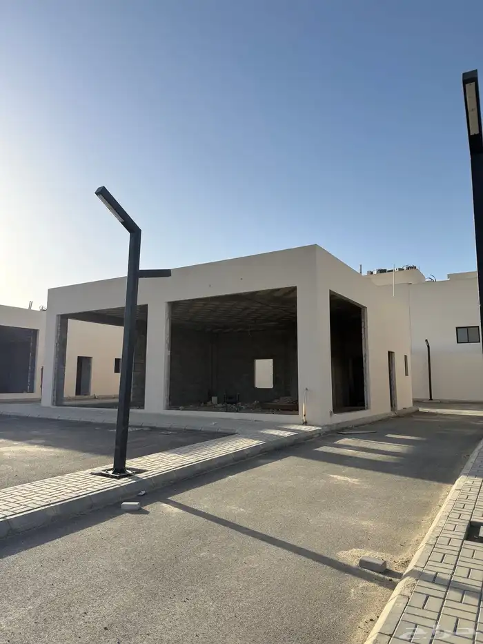 محلات درايف ثرو للتأجير موقع مميز 5