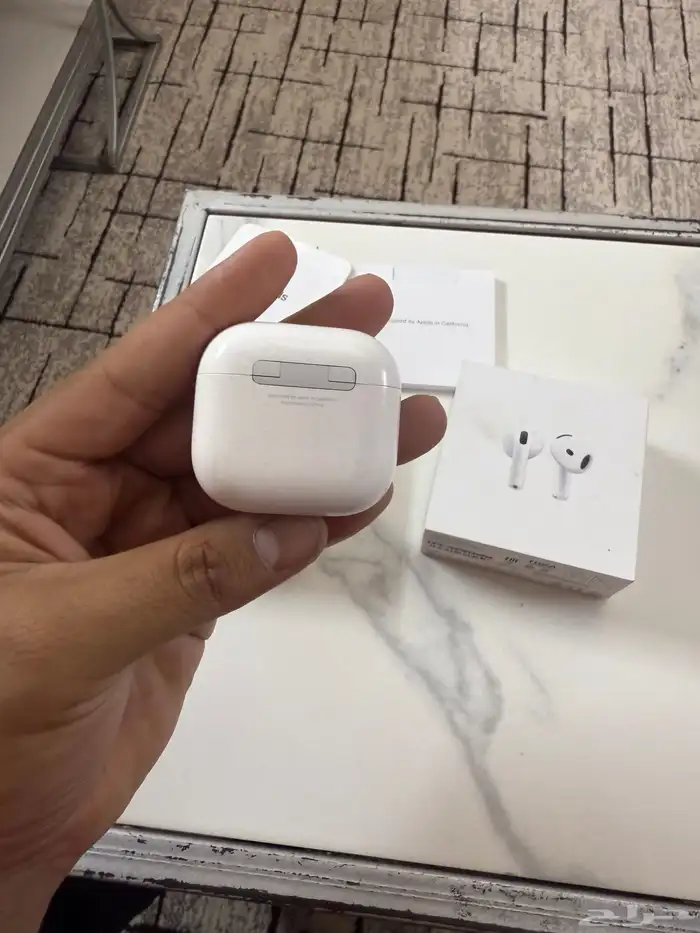 عندي سماعه AirPods 4 4