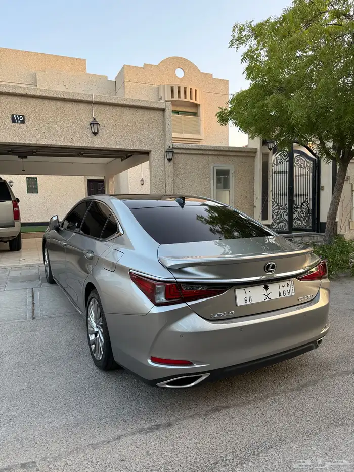 لكزس es350 الموديل 2023 1