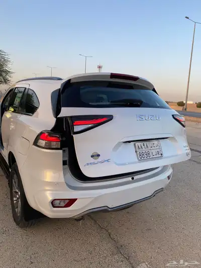 جيب اسوزو ميو اكس فل كامل 36