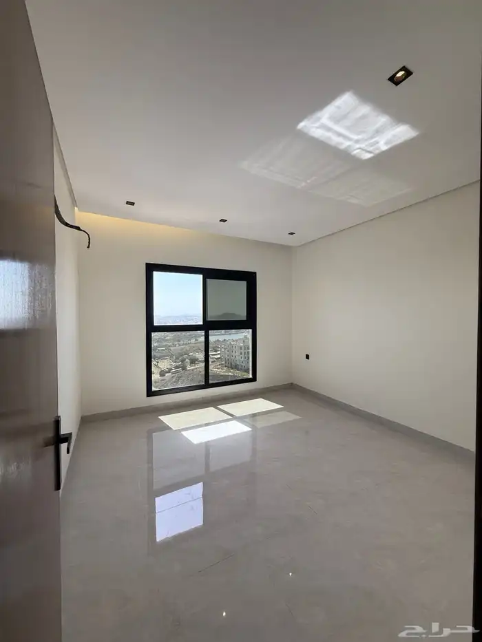 للبيع شقق سكنيه بحى الاطلاله ب ابها مطله ع بحيرة السد 13