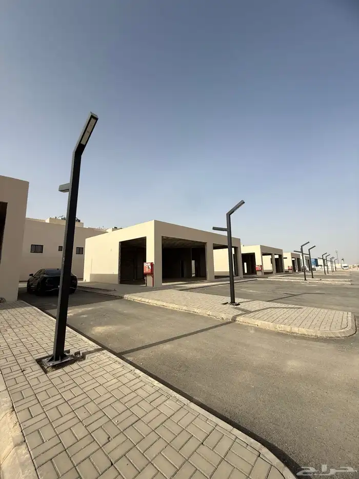 محلات درايف ثرو للتأجير موقع مميز 2