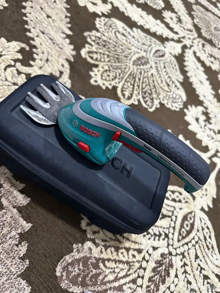 مقص شجر لاسلكي من بوش 0