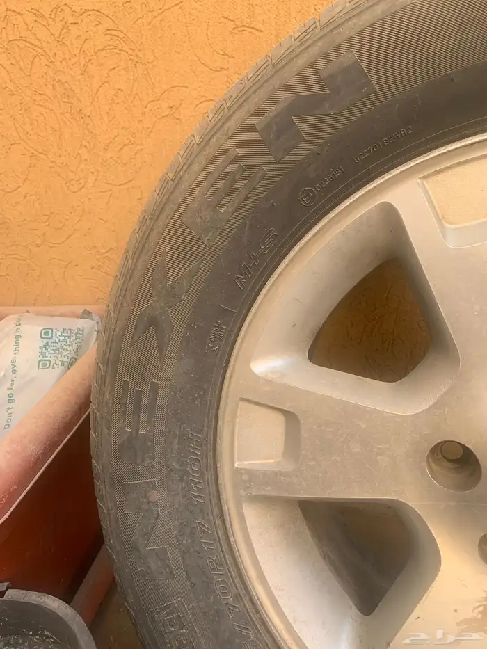 للبيع مسجل نظيف الراديو شغال سي دي عطلان و جنط اكسبلور 2
