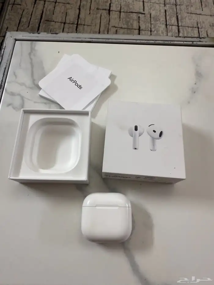 عندي سماعه AirPods 4 7