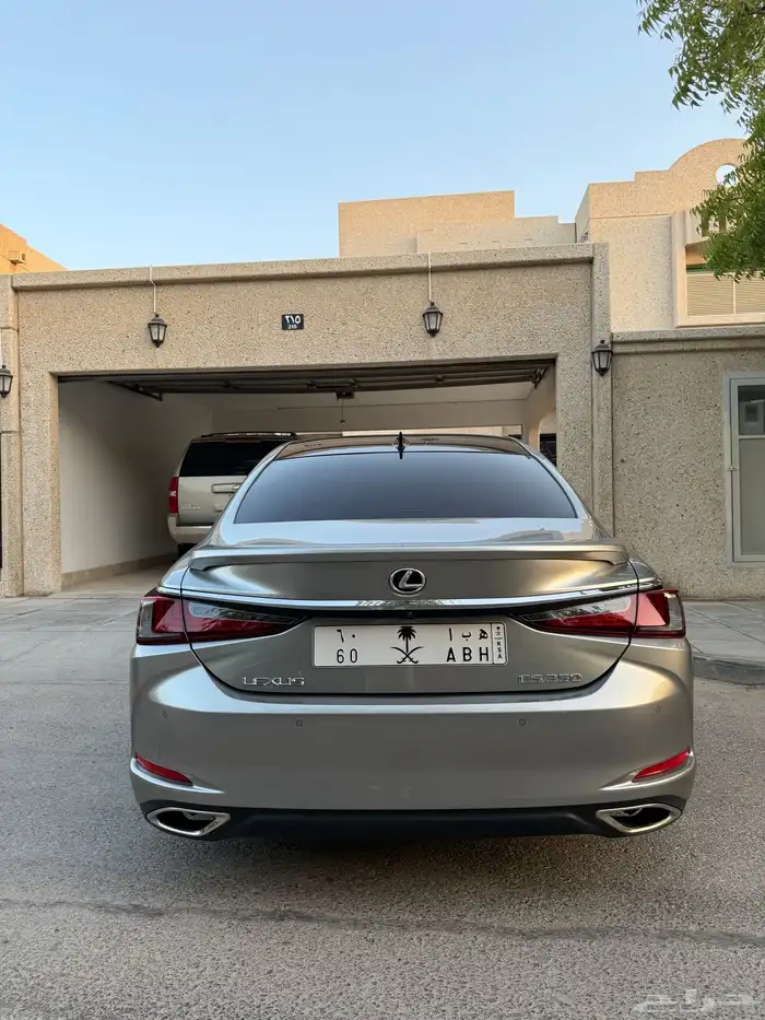 لكزس es350 الموديل 2023 2
