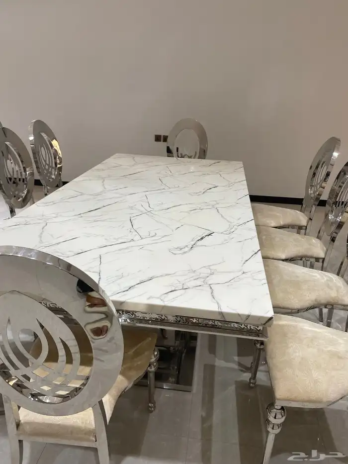 طاولة طعام 1